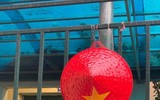 [ẢNH] Cuồng nhiệt cổ động viên Việt Nam trước giờ bóng lăn